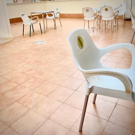 Roni Rooms Σαλού Εξωτερικό φωτογραφία